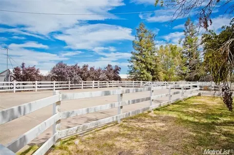 6118 Parker Rd, Modesto, CA 95357 photo 4