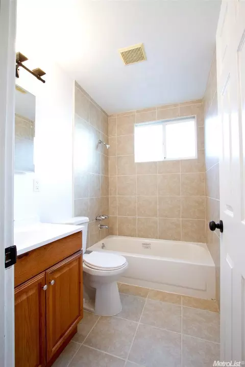 6221 Madison Ave, Carmichael, CA 95608 photo 8