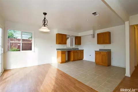 6221 Madison Ave, Carmichael, CA 95608 photo 5