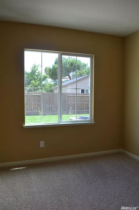 172 Warren Ave, Lathrop, CA 95330 photo 5