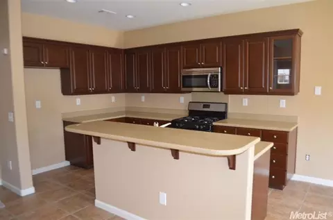 172 Warren Ave, Lathrop, CA 95330 photo 3