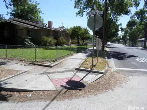 141 Roselawn Ave, Modesto, CA 95351 photo 4