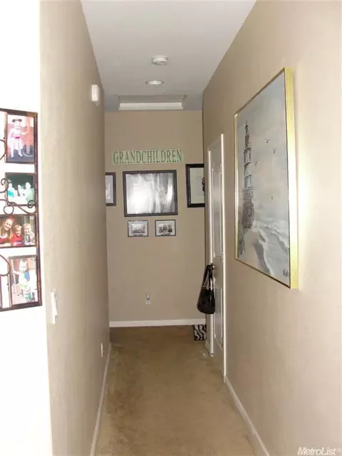 385 Catmint St, Manteca, CA 95337 photo 9