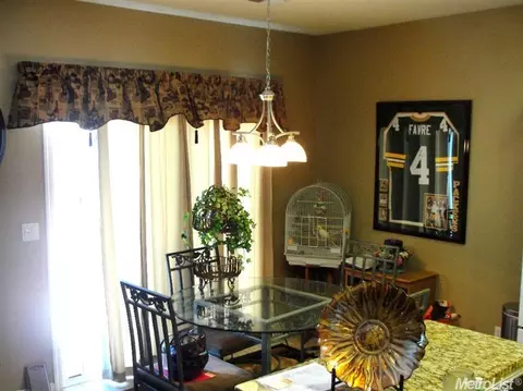 385 Catmint St, Manteca, CA 95337 photo 2