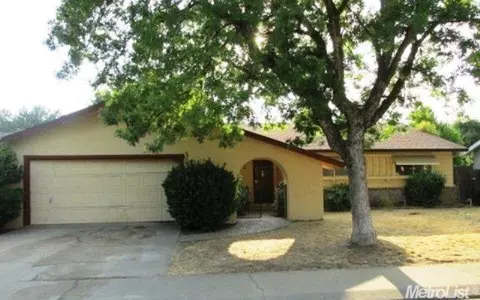 1329 Palomar Way, Modesto, CA 95355 photo 1