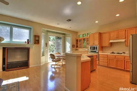 5732 Delbrook Ln, Carmichael, CA 95608 photo 8