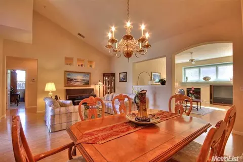 5732 Delbrook Ln, Carmichael, CA 95608 photo 7