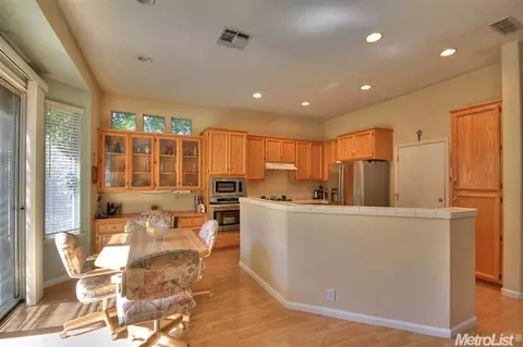 5732 Delbrook Ln, Carmichael, CA 95608 photo 9