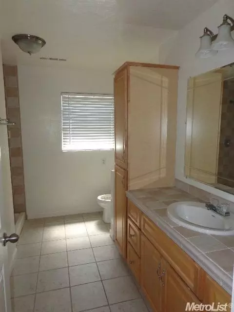 1310 Schulenberg Ave, Modesto, CA 95350 photo 5
