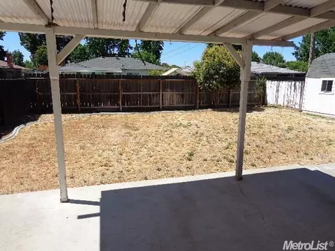 1310 Schulenberg Ave, Modesto, CA 95350 photo 9
