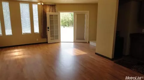 412 Floyd, Modesto, CA 95350 photo 2