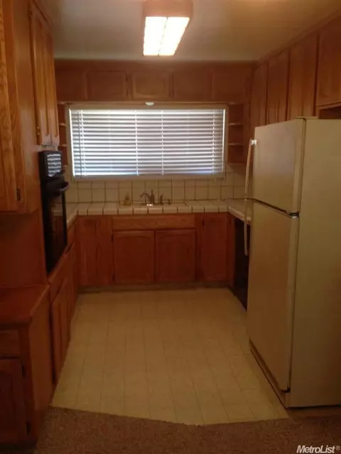 2312 Dana Ln, Modesto, CA 95350 photo 4