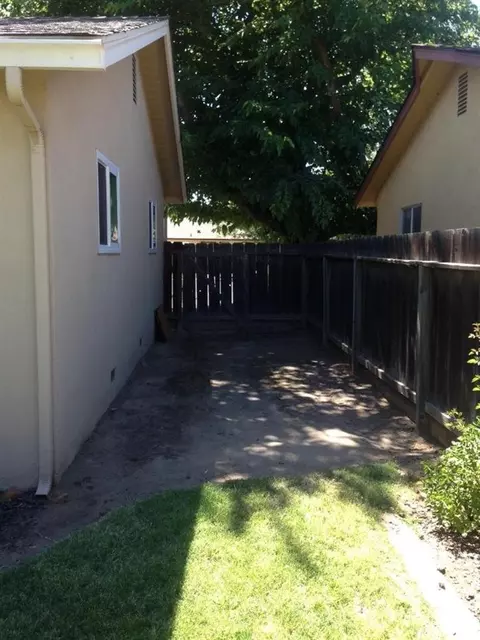 2312 Dana Ln, Modesto, CA 95350 photo 14