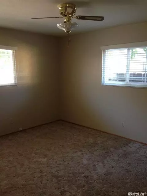 2312 Dana Ln, Modesto, CA 95350 photo 9