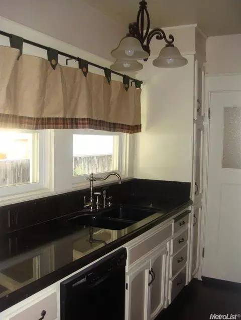 216 Sycamore Ave, Manteca, CA 95336 photo 21