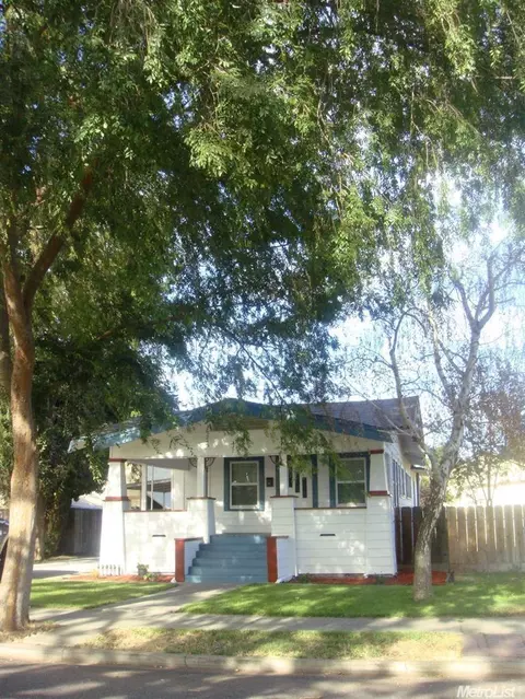 216 Sycamore Ave, Manteca, CA 95336 photo 2
