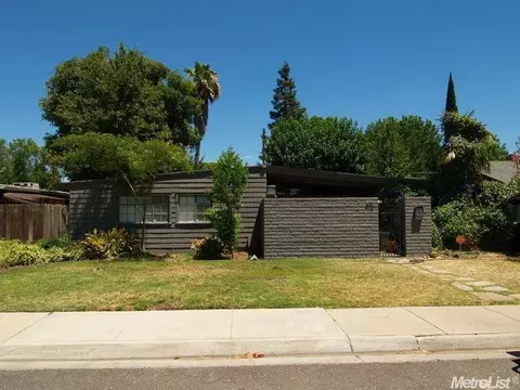 912 Hackberry Ave, Modesto, CA 95350 photo 1