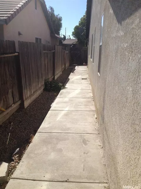 205 Sentinel Dr, Modesto, CA 95357 photo 21