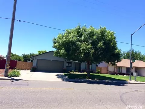 1718 Nadine Ave, Modesto, CA 95351 photo 2