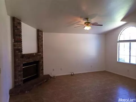 1718 Nadine Ave, Modesto, CA 95351 photo 6