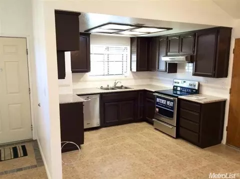 1718 Nadine Ave, Modesto, CA 95351 photo 5