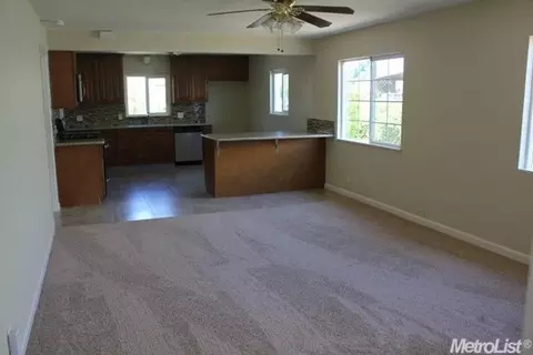 807 Pine St, Manteca, CA 95336 photo 4