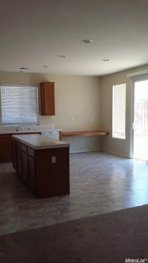3412 Saints Way, Modesto, CA 95355 photo 4