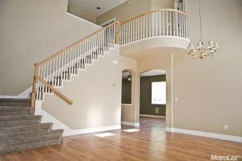 151 Oak Crest Ct, Tracy, CA 95377 photo 2