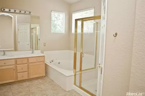151 Oak Crest Ct, Tracy, CA 95377 photo 13