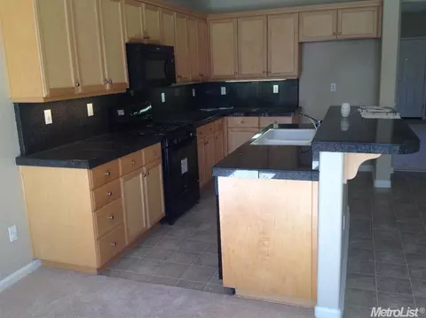 4180 N Berkeley Ave, Turlock, CA 95382 photo 10