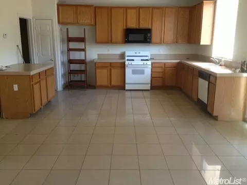 1236 Pipit Dr, Patterson, CA 95363 photo 7