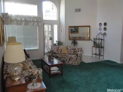9044 Redwater Dr, Antelope, CA 95843 photo 4