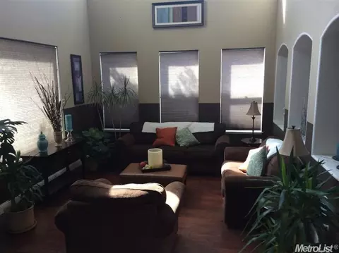 1024 Bear Pl, Tracy, CA 95376 photo 2