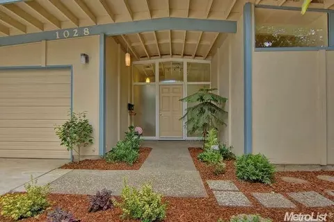 1028 Columbia Pl, Davis, CA 95616 photo 2