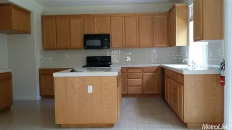 3771 Armando Ct, Ceres, CA 95307 photo 2