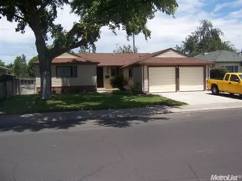 247 Kent, Manteca, CA 95337 photo 1
