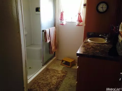 3041 Holiday Ln, Modesto, CA 95350 photo 8