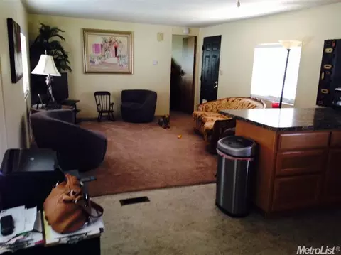 3041 Holiday Ln, Modesto, CA 95350 photo 5