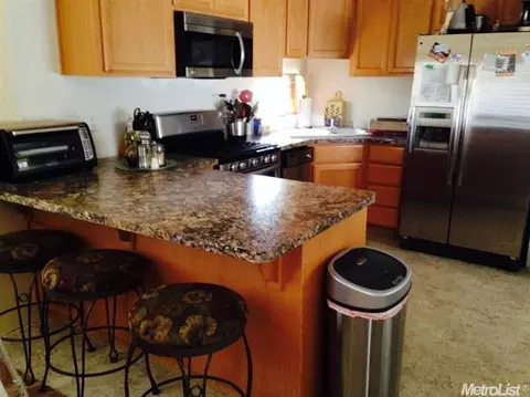 3041 Holiday Ln, Modesto, CA 95350 photo 4