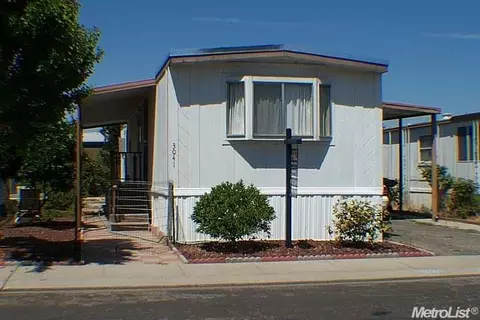 3041 Holiday Ln, Modesto, CA 95350 photo 1