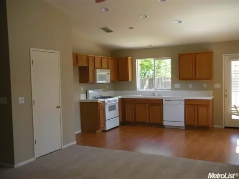 4521 Excelsior Rd, Mather, CA 95655 photo 2