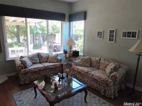 2906 Cameron Dr, Rocklin, CA 95765 photo 3