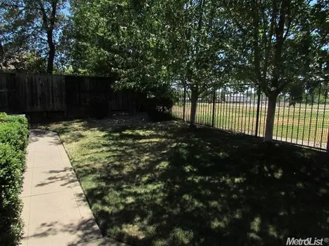 2906 Cameron Dr, Rocklin, CA 95765 photo 18
