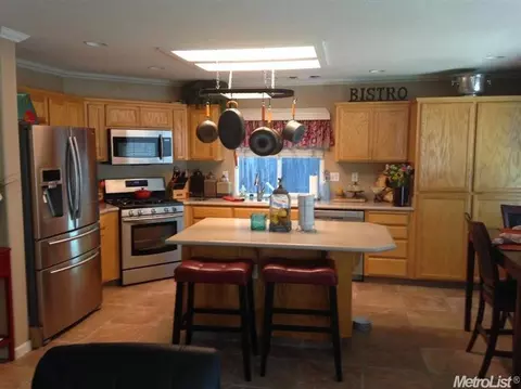 923 Rolling Oak Ct, Modesto, CA 95351 photo 2