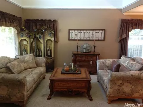 923 Rolling Oak Ct, Modesto, CA 95351 photo 3