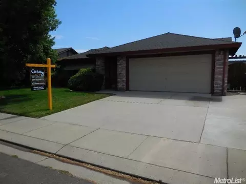 1306 Sausalito Way, Modesto, CA 95351 photo 2