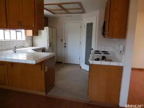 1306 Sausalito Way, Modesto, CA 95351 photo 5