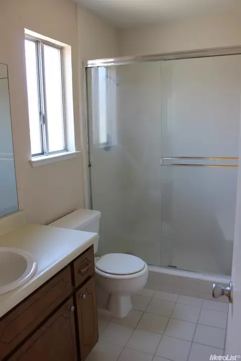 825 W Union Ave, Modesto, CA 95356 photo 10