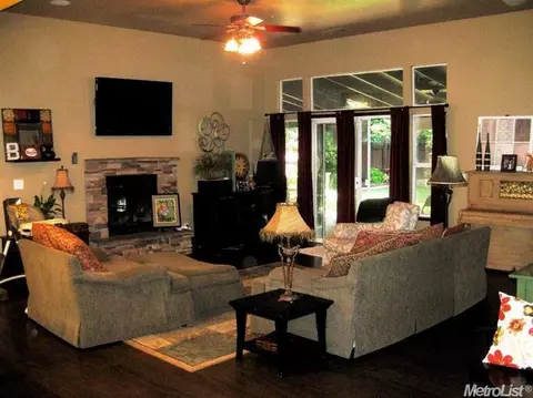 1725 E Tuolumne Rd, Turlock, CA 95382 photo 7
