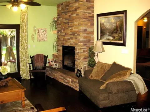1725 E Tuolumne Rd, Turlock, CA 95382 photo 10